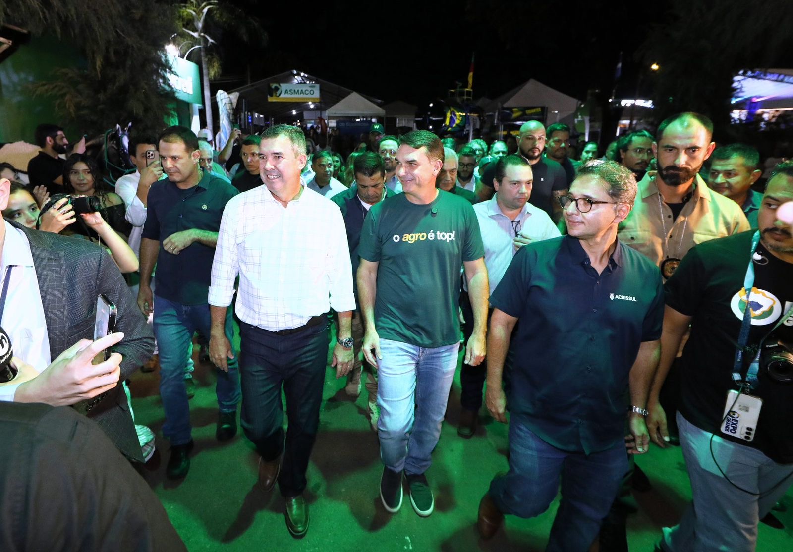 Crítico da ‘guerra de narrativas’, Riedel defende que Flávio Bolsonaro possa esclarecer relação com Daniel Vorcaro