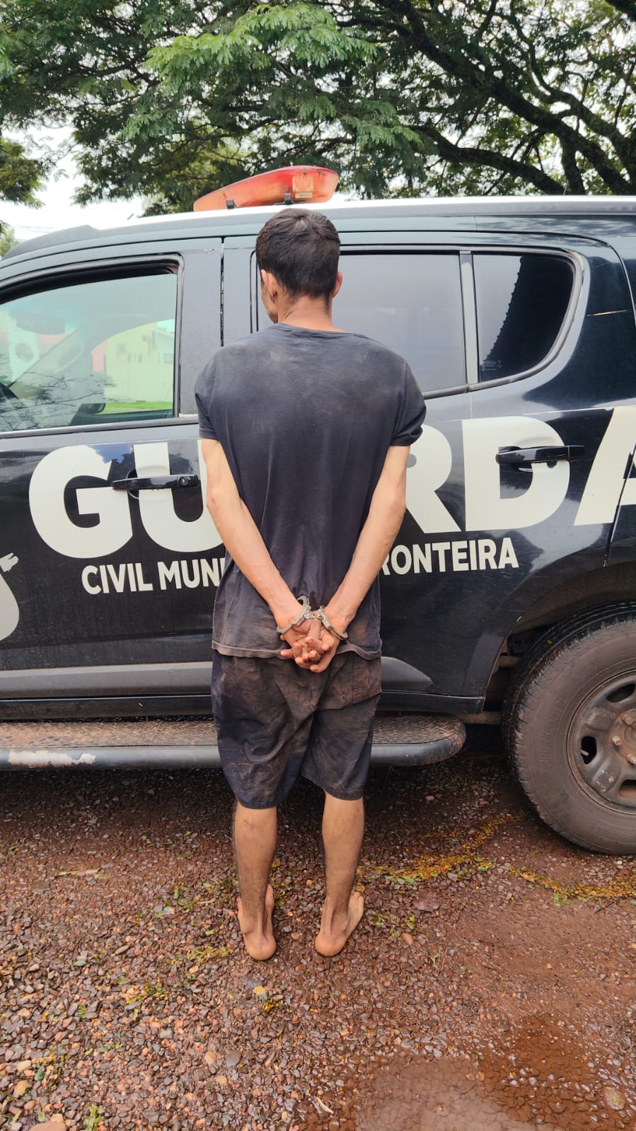 Homem é preso pela GCMFron após tentativa de furto de motocicleta