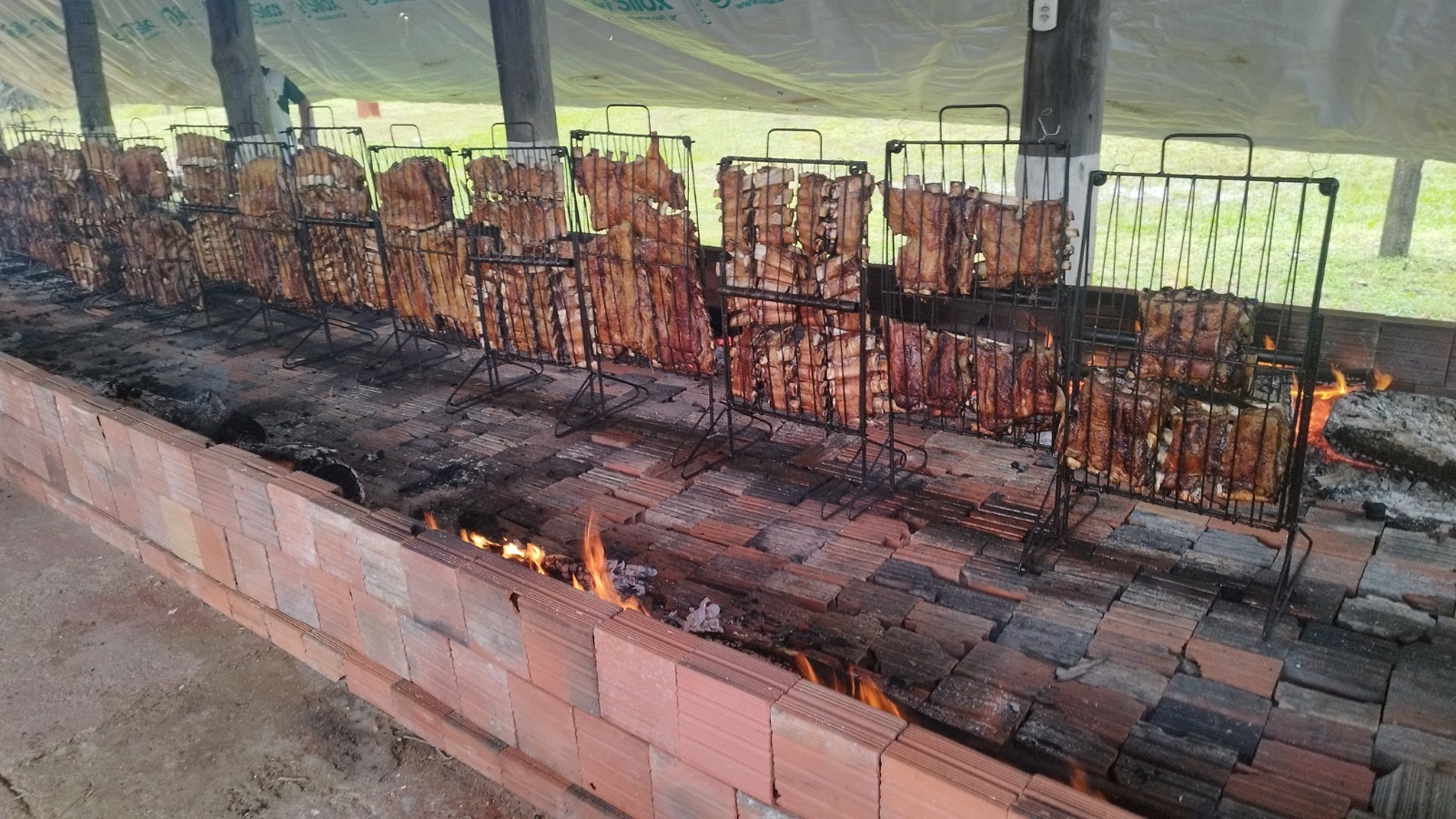 CTG Querência da Saudade promove o tradicional Costelão Fogo de Chão neste domingo