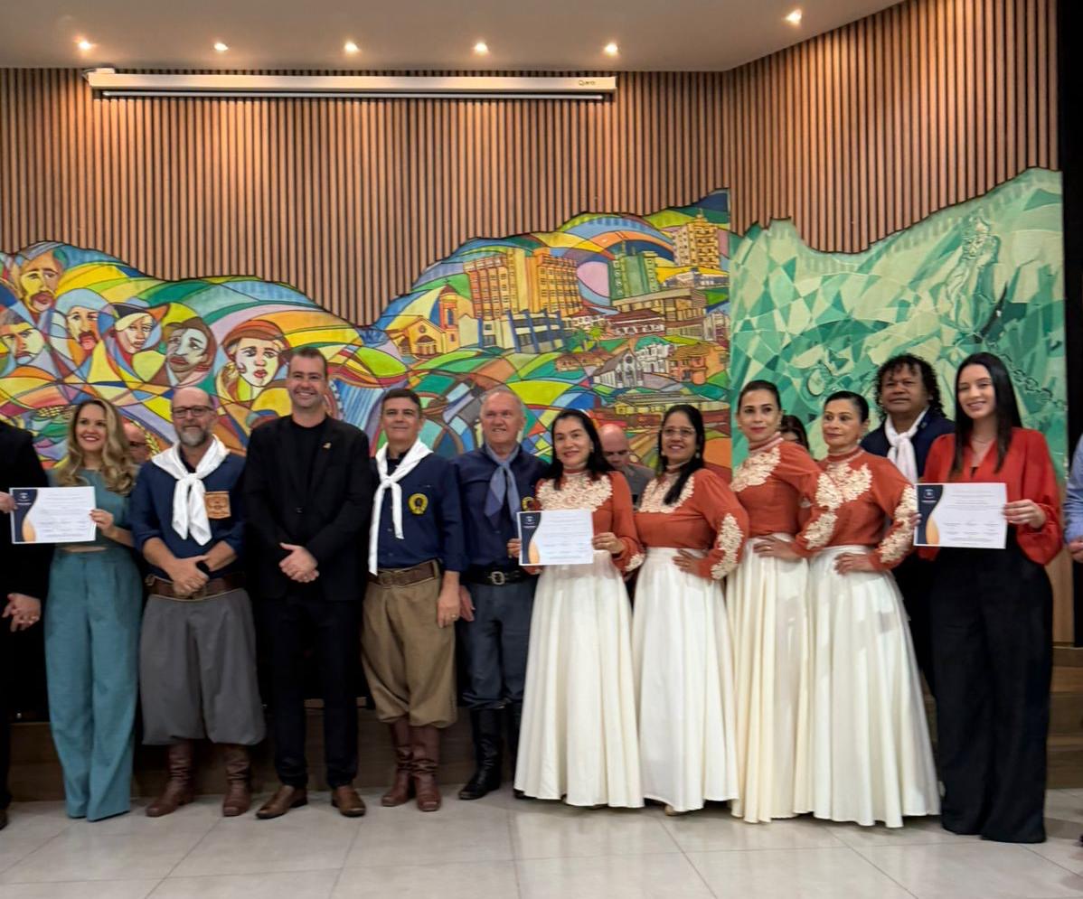 Grupo Xiru do CTG Querência da Saudade recebe voto de congratulações da Câmara Municipal