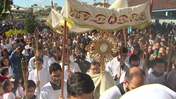 A origem e o esplendor da Solenidade de Corpus Christi