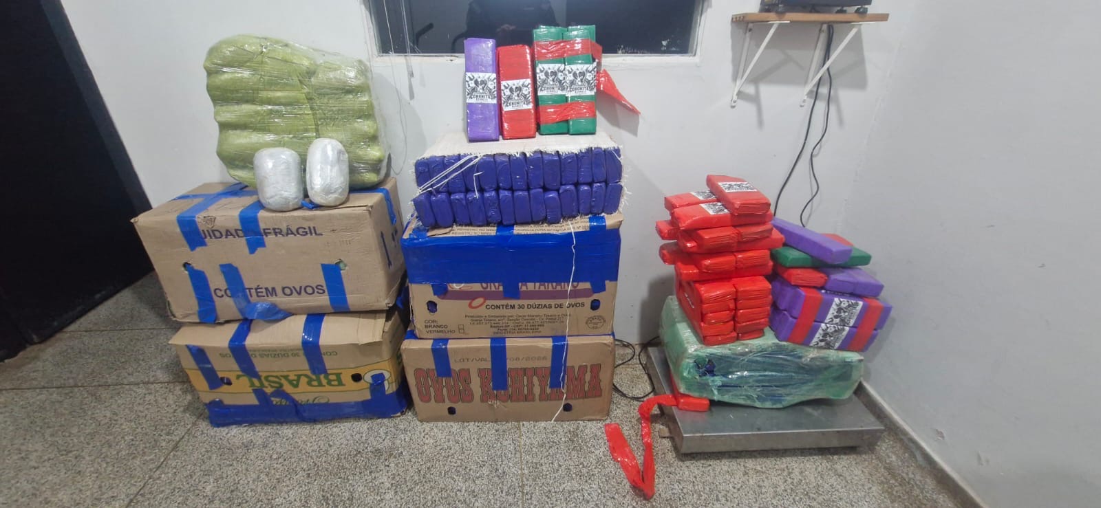 Polícia Militar de Laguna Carapã apreende mais de 250 quilos de drogas em veículo abandonado na MS-379