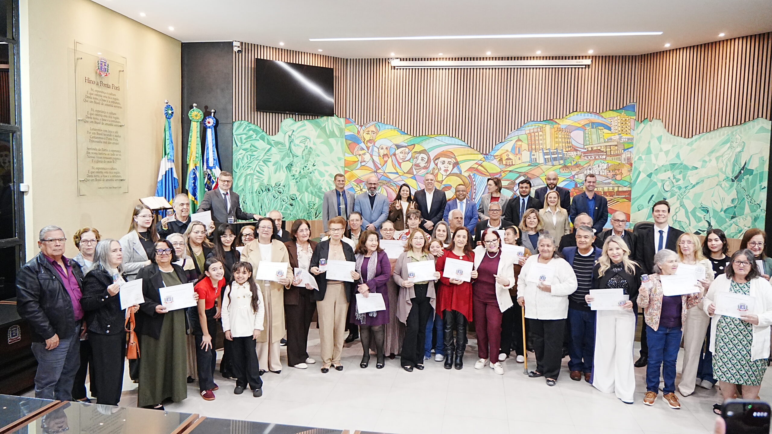 Câmara de Ponta Porã homenageia servidores  públicos aposentados do Executivo e Legislativo