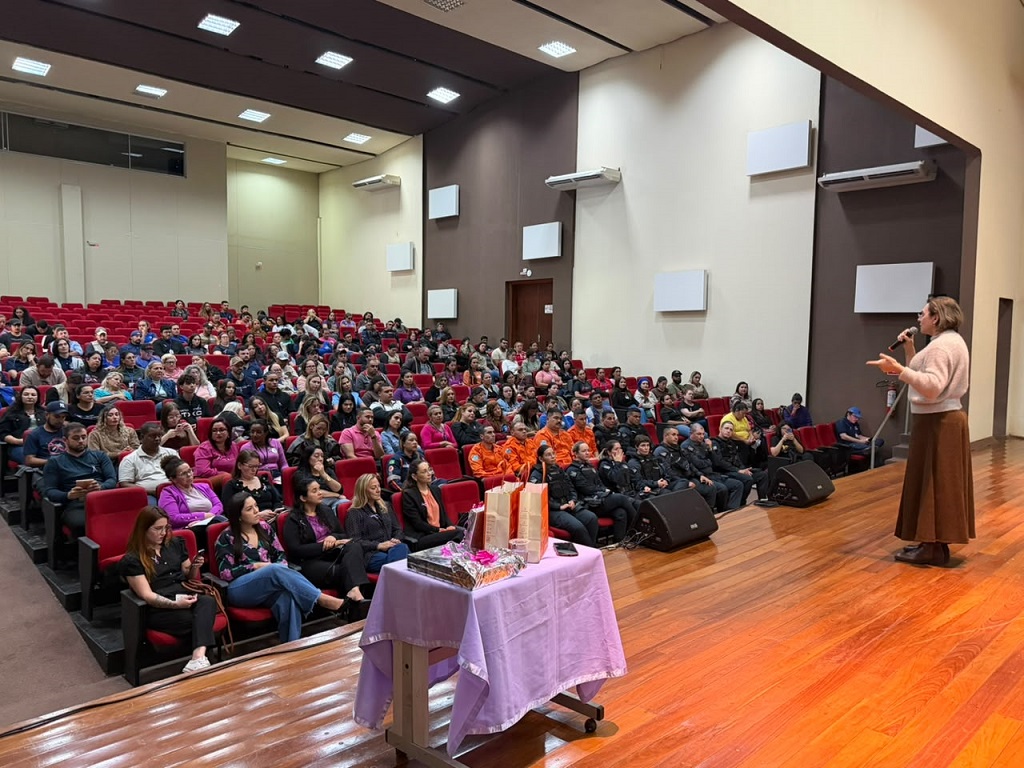 Prefeitura promove capacitação da Rede de Prevenção e Enfrentamento à Violência contra Meninas e Mulheres