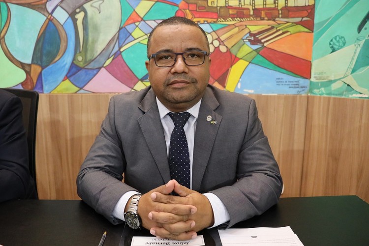 Jelson Bernabé solicita melhorias na pavimentação do São Domingos e Jardim Universitário